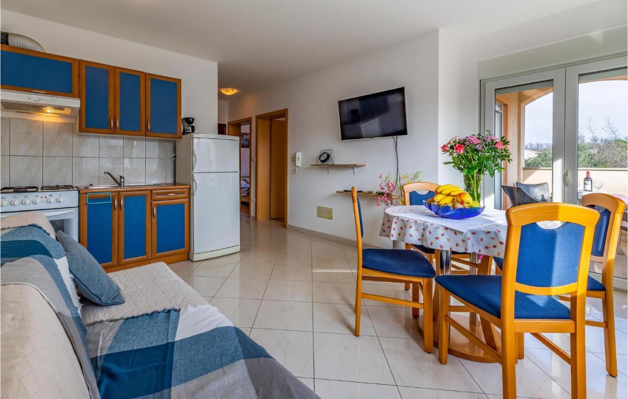 Lovely Apartment In Medulin With Kitchen ภายนอก รูปภาพ