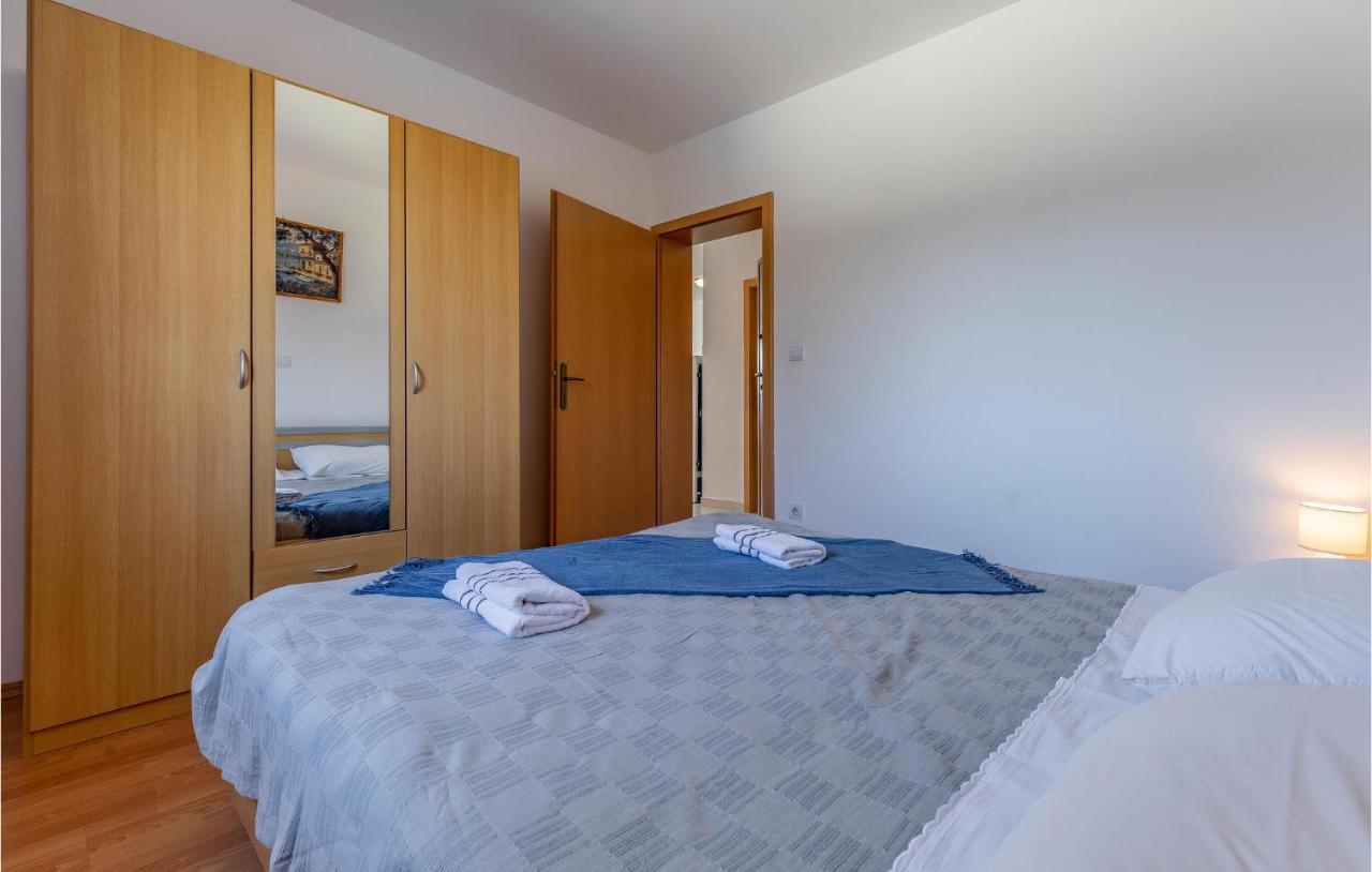 Lovely Apartment In Medulin With Kitchen ภายนอก รูปภาพ