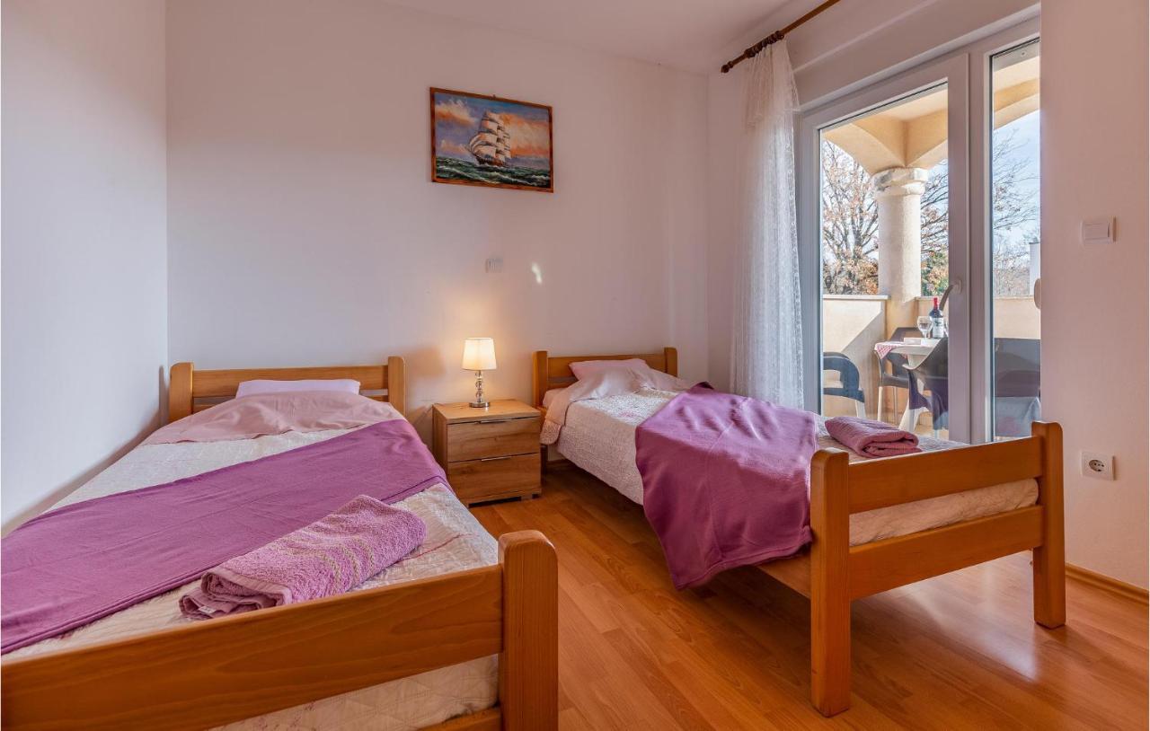 Lovely Apartment In Medulin With Kitchen ภายนอก รูปภาพ
