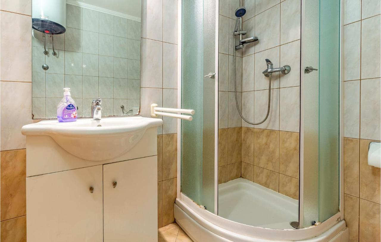 Lovely Apartment In Medulin With Kitchen ภายนอก รูปภาพ