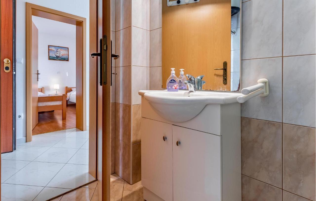 Lovely Apartment In Medulin With Kitchen ภายนอก รูปภาพ
