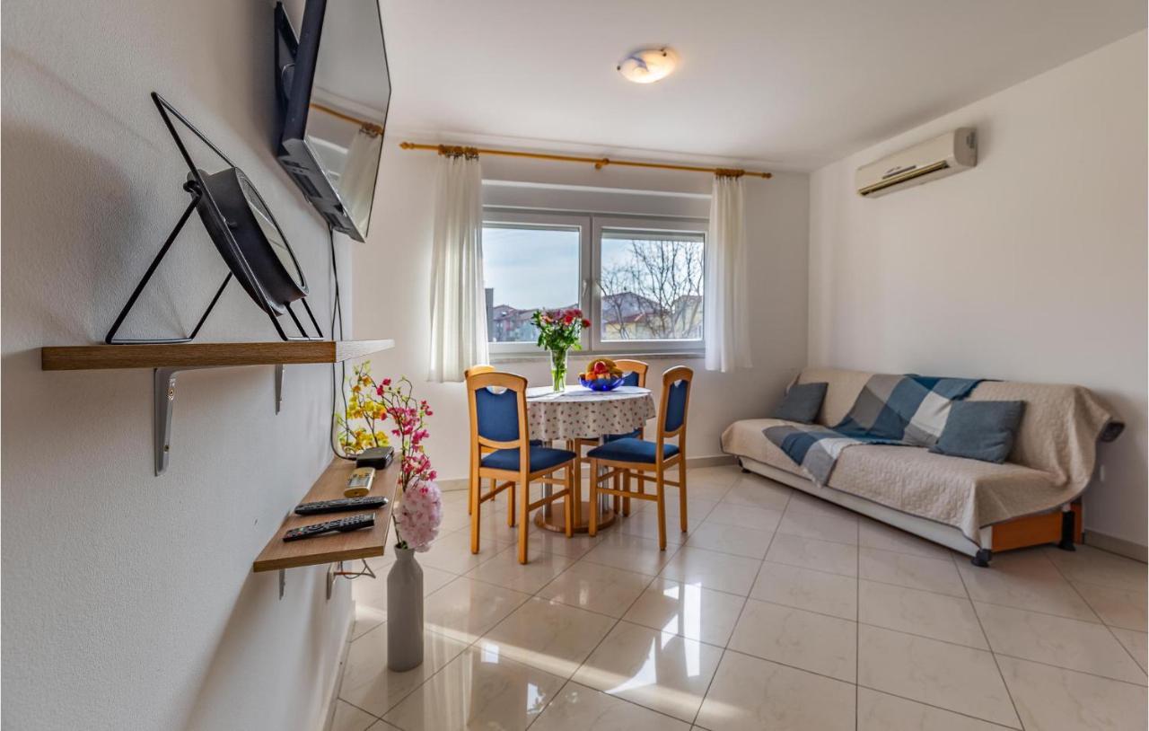 Lovely Apartment In Medulin With Kitchen ภายนอก รูปภาพ