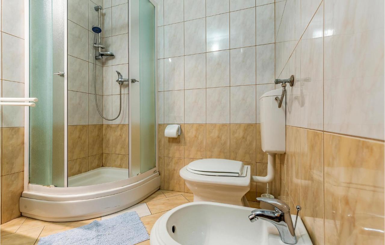 Lovely Apartment In Medulin With Kitchen ภายนอก รูปภาพ